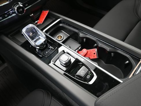 New 2026 Volvo XC60 B5 Plus w/ Protection Package Premier image 17