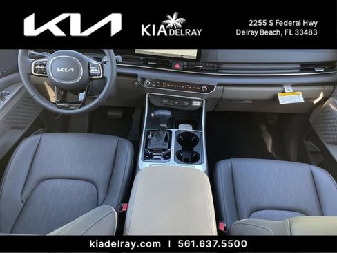 New 2026 Kia Carnival EX FWD image 11