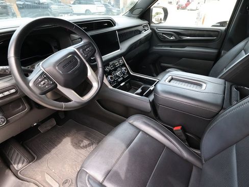 Used 2024 GMC Yukon Denali RWD image 9