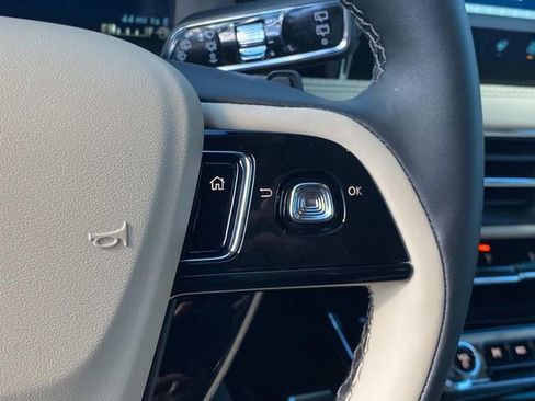 New 2026 Lincoln Corsair Premiere image 16