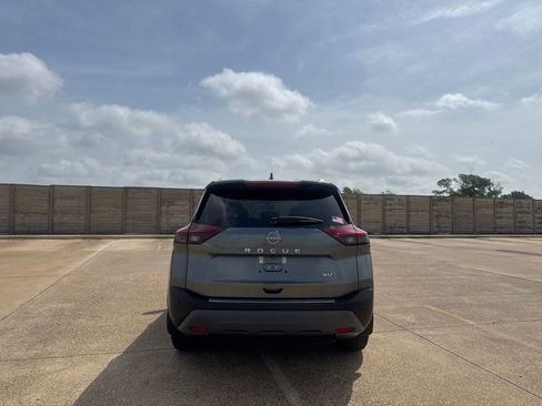 Certified 2023 Nissan Rogue SV w/ SV Premium B Package FWD image 18