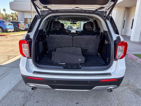 Used 2022 Ford Explorer Limited w/ Equipment Group 301A RWD image 13