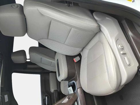 Used 2022 Chevrolet Silverado 2500 LTZ w/ LTZ Convenience Package image 10