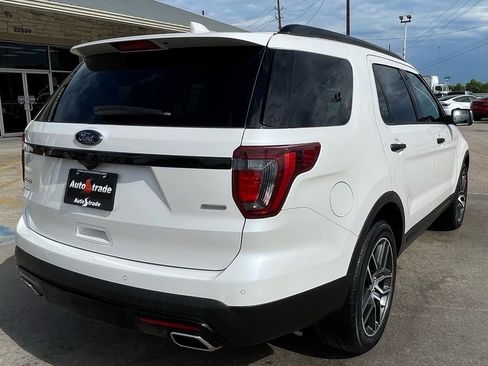Used 2016 Ford Explorer Sport w/ Equipment Group 401A AWD/4WD image 5