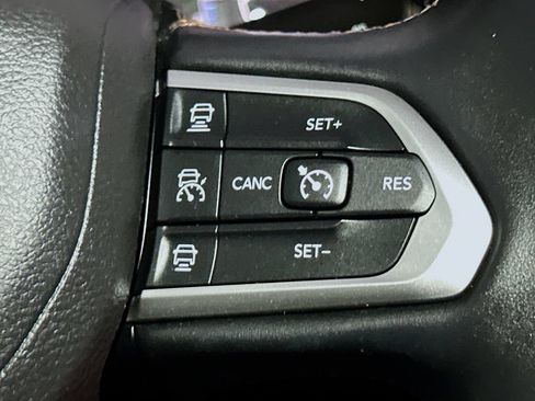 Used 2022 Jeep Compass Limited w/ Sun and Sound Group AWD/4WD image 32