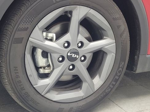 Used 2025 Kia K4 FWD image 31