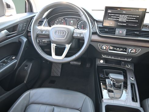 Used 2021 Audi Q5 2.0T Premium w/ Convenience Package AWD/4WD image 10