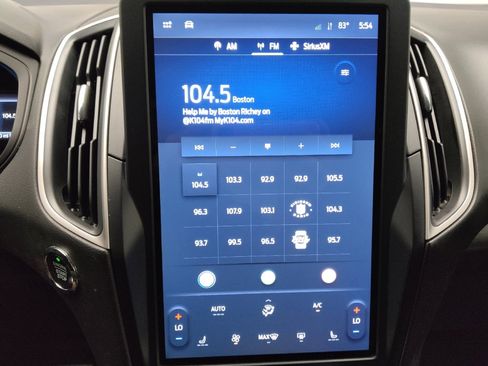 Used 2024 Ford Edge SEL image 25