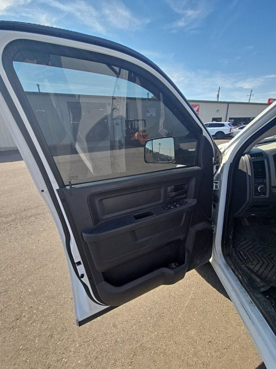 Used 2011 RAM 1500 ST w/ ST Popular Equipment Group AWD/4WD image 9