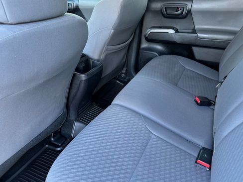 Used 2020 Toyota Tacoma SR5 RWD image 13