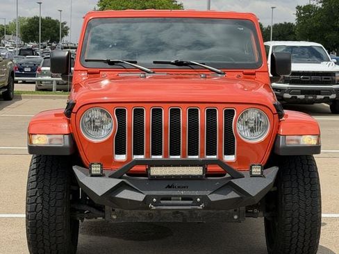 Used 2020 Jeep Wrangler Unlimited Sahara AWD/4WD image 7