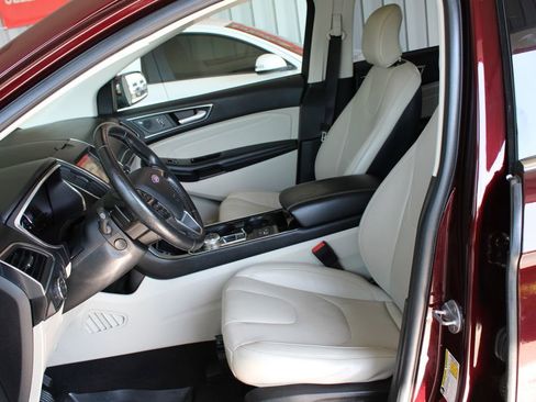 Used 2019 Ford Edge Titanium w/ Equipment Group 301A image 37