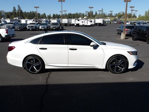 Used 2018 Honda Accord Sport image 6