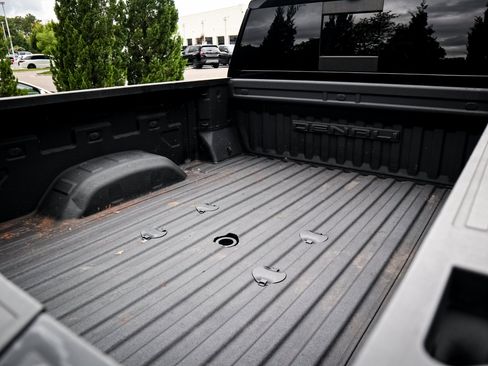 Used 2021 GMC Sierra 2500 Denali w/ Denali Ultimate Package AWD/4WD image 32