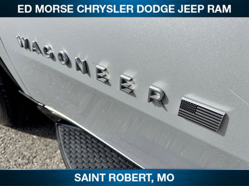 Used 2023 Jeep Wagoneer 4WD image 10