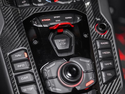 Used 2021 Lamborghini Aventador SVJ AWD/4WD image 46