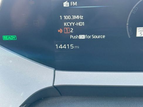 Used 2025 Toyota Prius XLE image 34