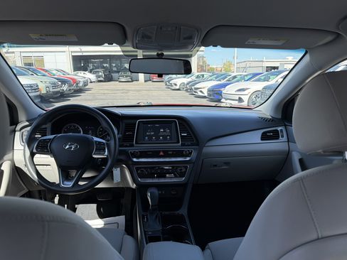 Used 2018 Hyundai Sonata SE FWD image 16