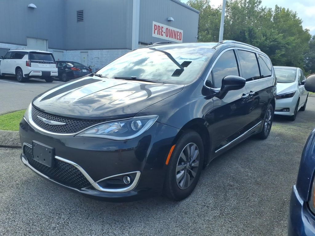 Used 2020 Chrysler Pacifica Touring-L Plus FWD image 5