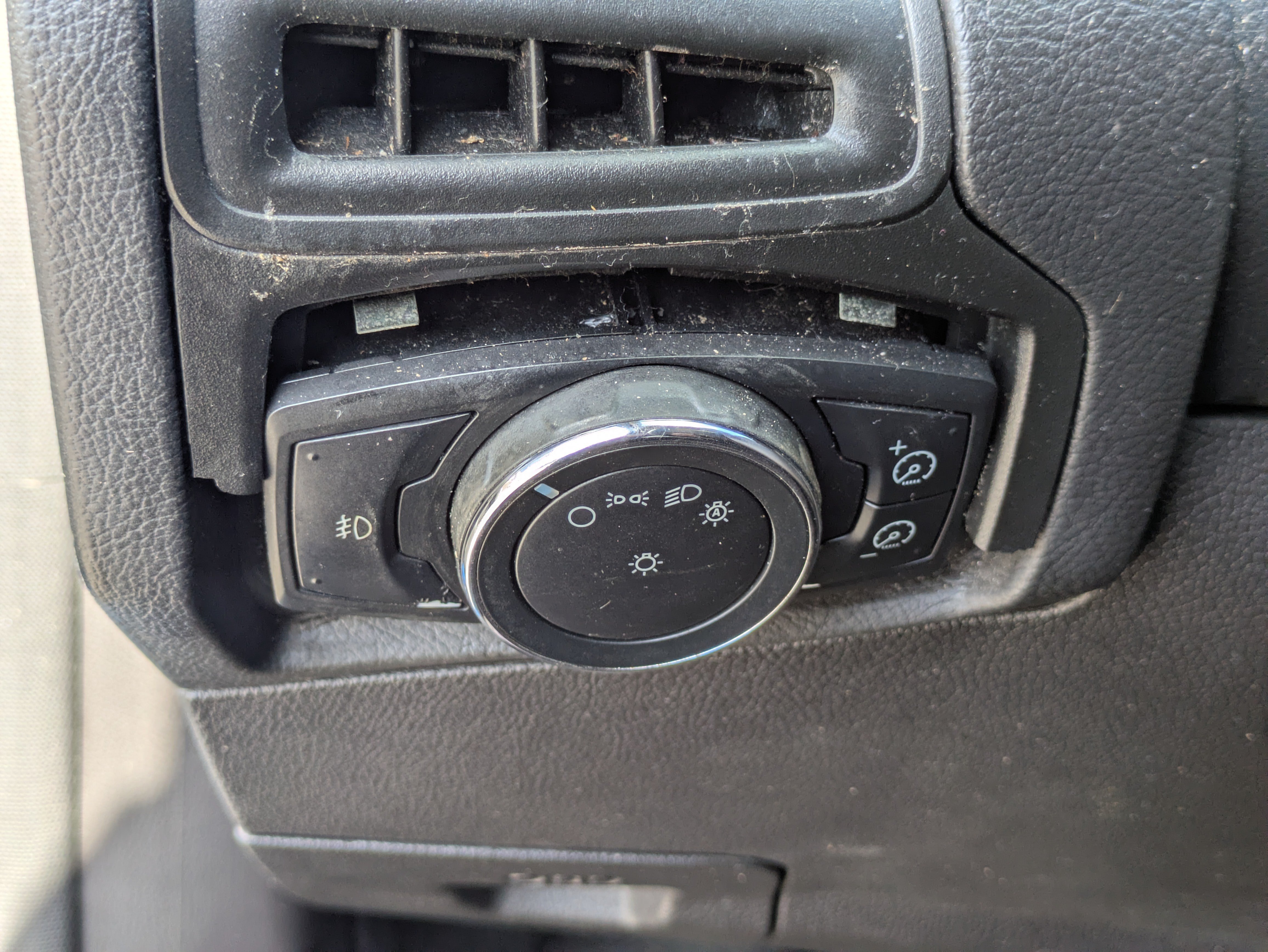 Used 2012 Ford Focus SEL FWD image 29