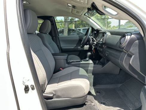 Used 2022 Toyota Tacoma SR w/ SX Package RWD image 9