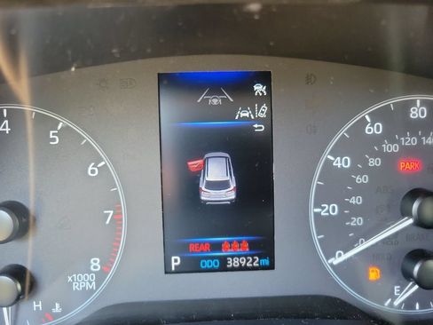 Used 2024 Toyota Corolla Cross LE w/ Moonroof Package FWD image 27