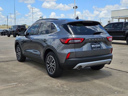 Used 2025 Ford Escape SE FWD image 7