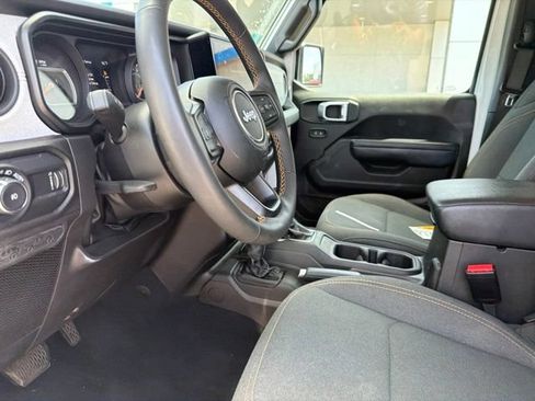 Used 2024 Jeep Wrangler Unlimited Sport AWD/4WD image 42