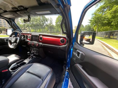 Used 2021 Jeep Wrangler Unlimited Rubicon AWD/4WD image 17