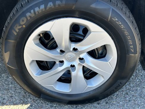 Used 2024 Toyota RAV4 LE image 8