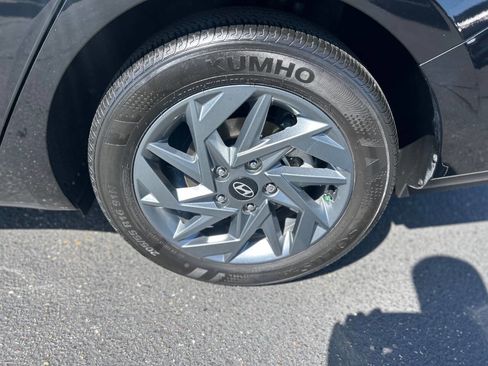 Used 2024 Hyundai Elantra SEL image 7