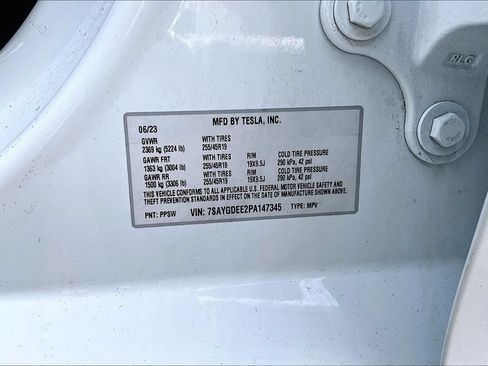 Used 2023 Tesla Model Y Long Range AWD/4WD image 29