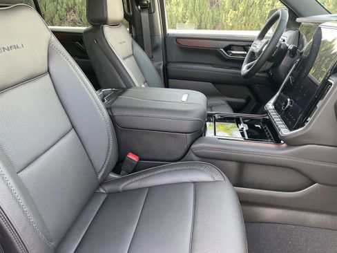 New 2026 GMC Yukon XL Denali image 29