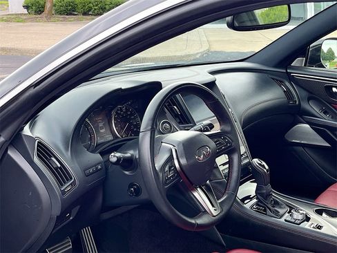 Used 2022 INFINITI Q60 Red Sport 400 w/ Proactive Package image 9