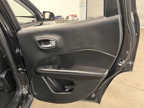 Used 2019 Jeep Compass Altitude image 15