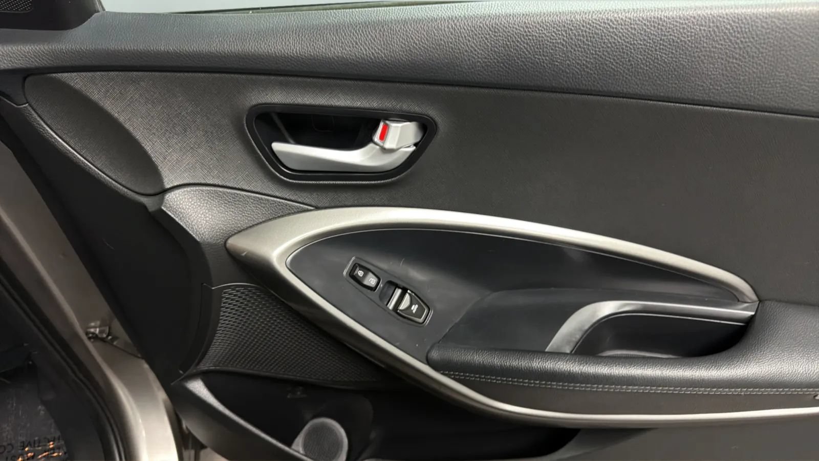 Used 2018 Hyundai Santa Fe Sport 2.0T FWD image 18