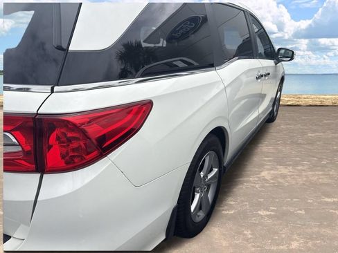 Used 2019 Honda Odyssey EX image 4