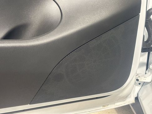 Used 2021 Tesla Model Y Long Range image 24