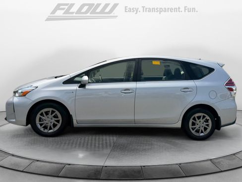 Certified 2017 Toyota Prius V Three FWD image 5