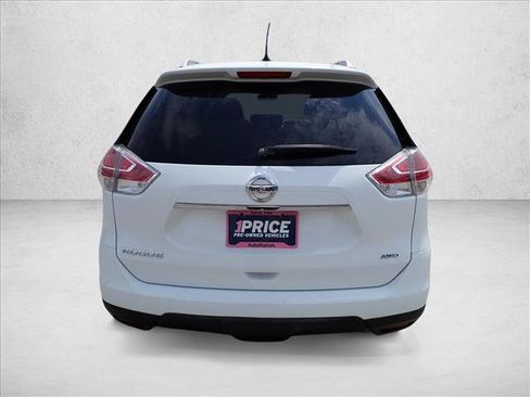 Used 2016 Nissan Rogue S w/ Appearance Package AWD/4WD image 3