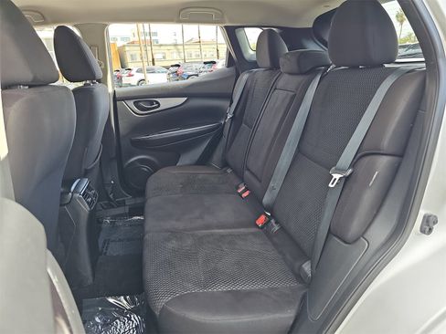 Used 2021 Nissan Rogue Sport S image 13