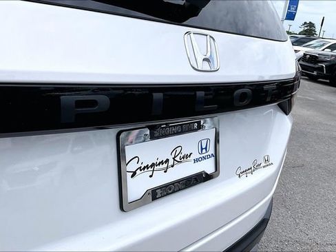 Certified 2025 Honda Pilot EX-L image 25