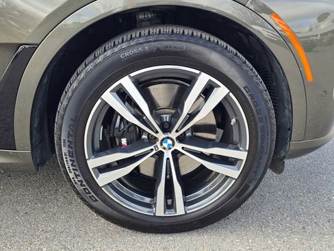 Used 2025 BMW X7 M60i w/ Executive Package image 9