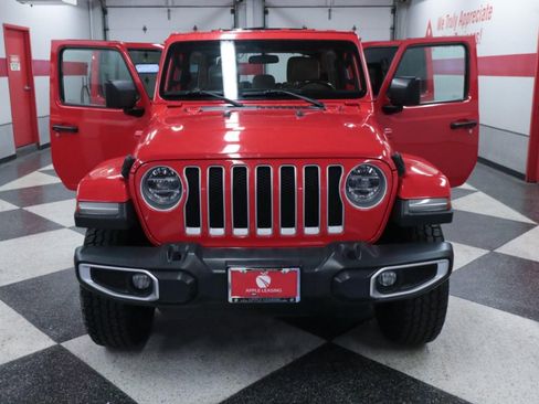 Used 2018 Jeep Wrangler Unlimited Sahara w/ Cold Weather Group image 29
