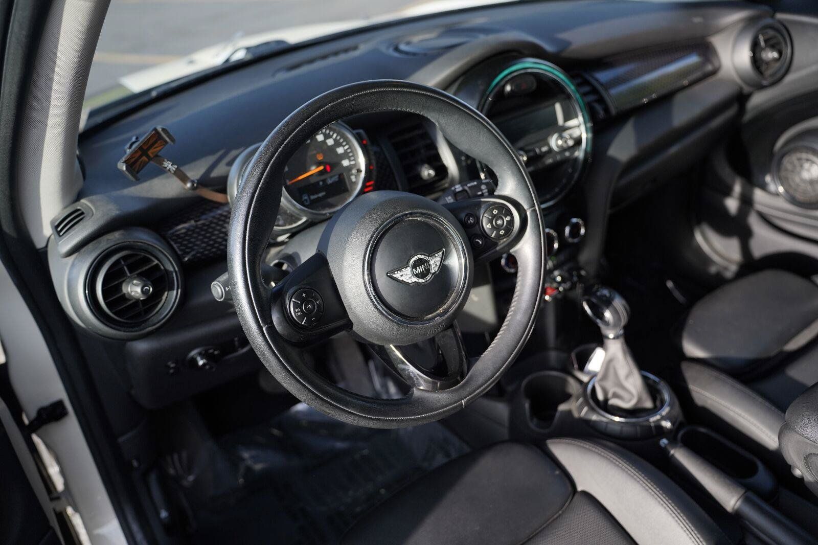 Used 2016 MINI Cooper S FWD image 9