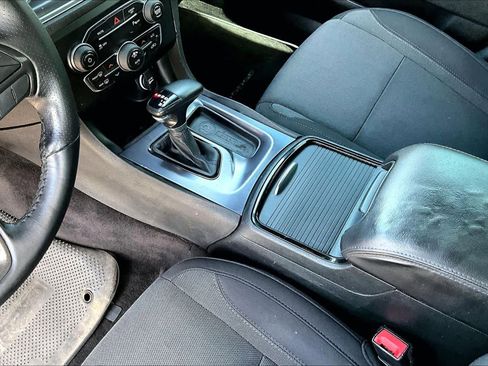 Used 2017 Dodge Charger SXT w/ Blacktop Package image 17