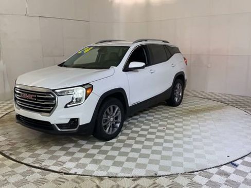 Used 2024 GMC Terrain SLT AWD/4WD image 4
