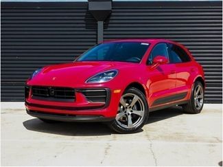 Certified 2025 Porsche Macan video 1