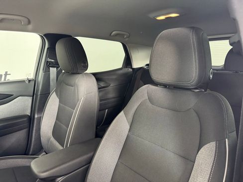 Used 2025 Chevrolet TrailBlazer LT AWD/4WD image 15