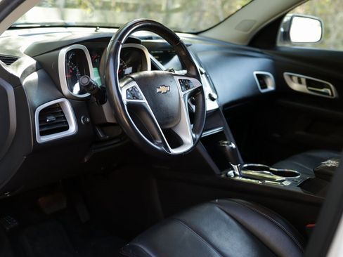 Used 2017 Chevrolet Equinox Premier w/ Enhanced Convenience Package image 9